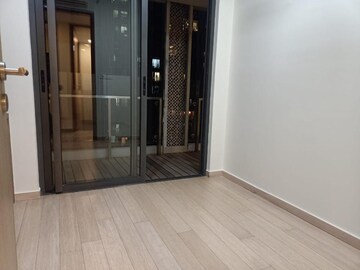 Room in 2.5 BHK Apartment at Lodha Dioro, Wadala – for Rent
