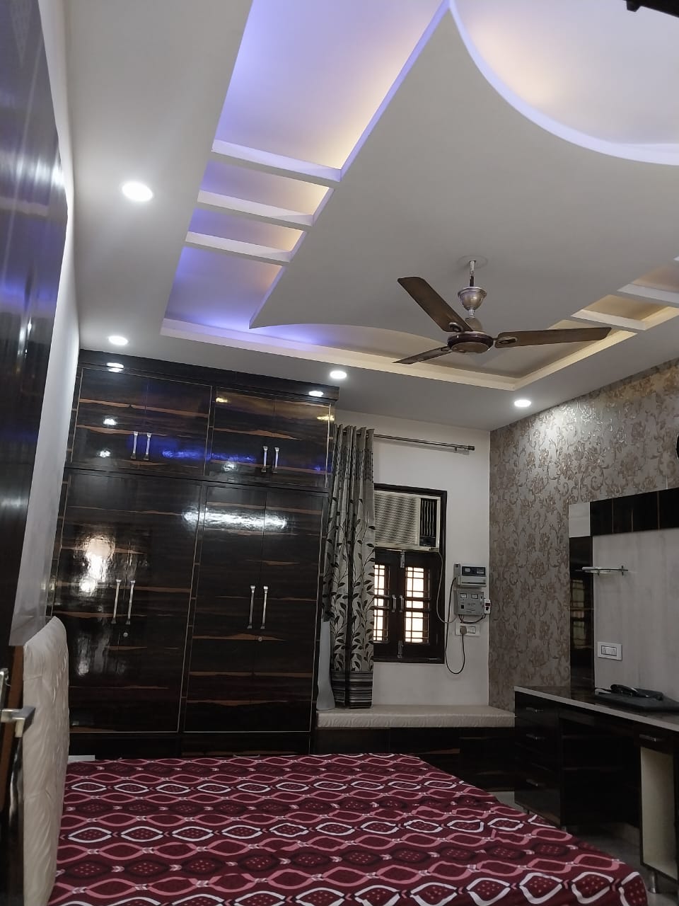 2.5 BHK + Pooja Room Apartment For Rent in Priyadarshni Apartments