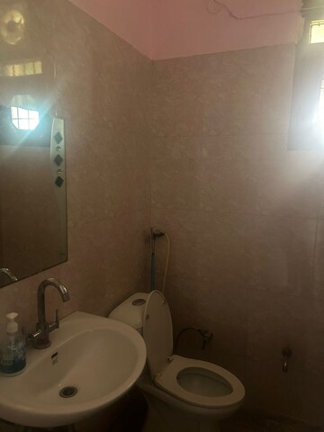 Bathroom in 1 BHK Builder Floor at Sector 49 – for Rent