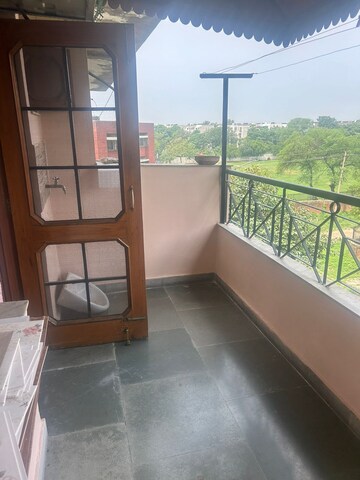 Balcony in 1 BHK Builder Floor at Sector 49 – for Rent