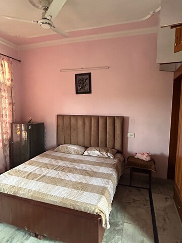 Bedroom in 1 BHK Builder Floor at Sector 49 – for Rent