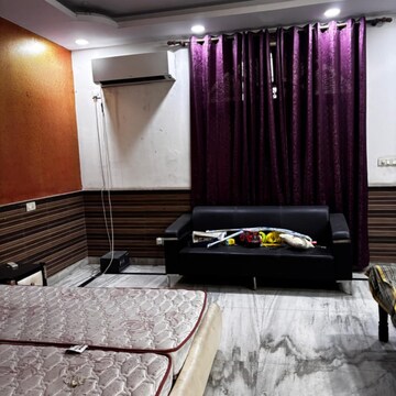 Bedroom in 6+ BHK Independent House at RWA Apartments Sector 26, Arun Vihar – for Sale