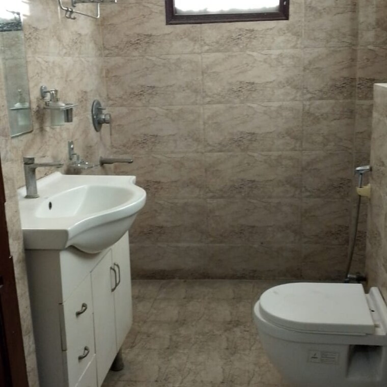 Bathroom, sector 27 5 Bedroom 123 Sq.Mt. Independent House In Sector 27 Noida 8948157