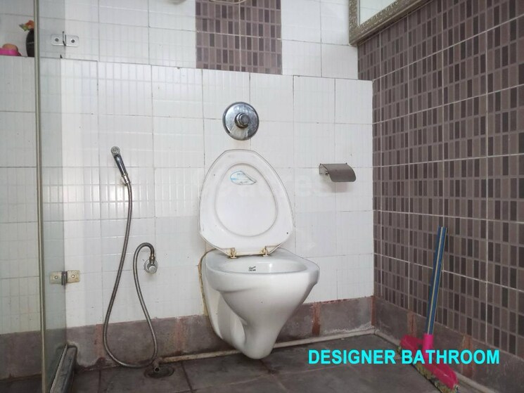 Bathroom, rajendra nagar 3 Bedroom 65 Sq.Yd. Independent House In Rajendra Nagar Ghaziabad 8948175