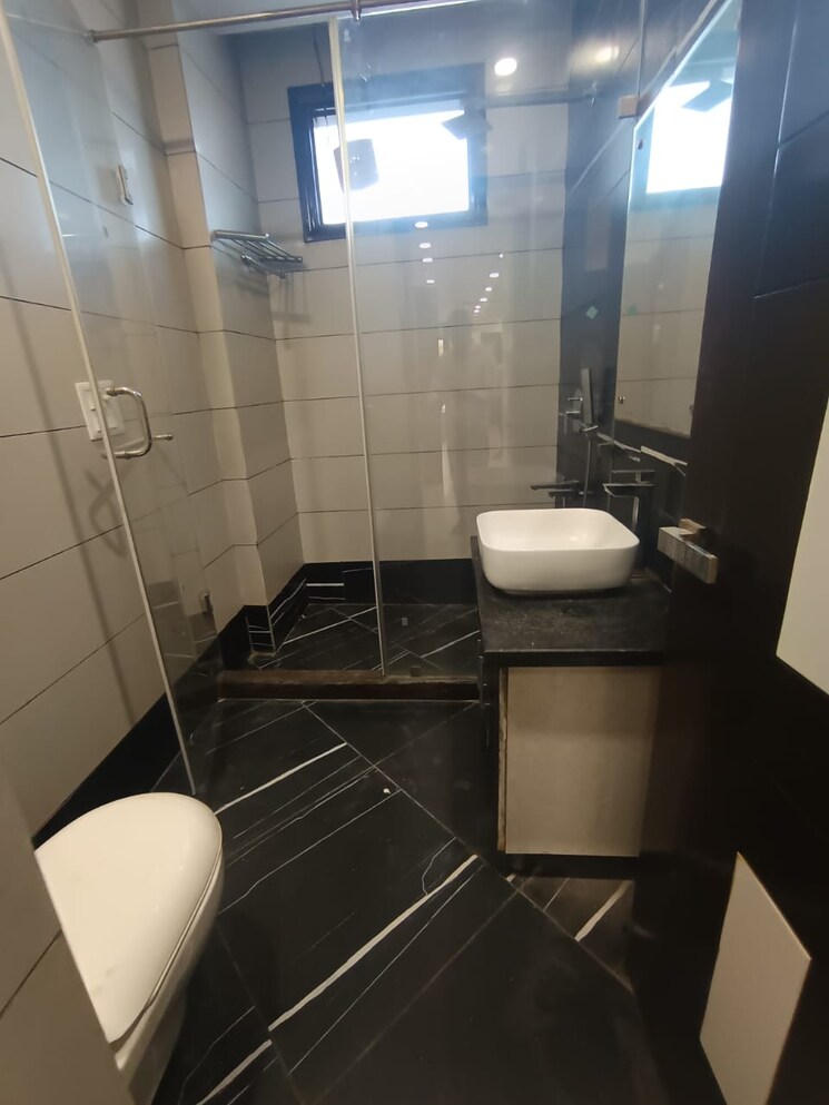 Master Bedroom, shubh-niketan-apartments 3 Bedroom 1500 Sq.Ft. Apartment In Paschim Vihar Delhi 8948167