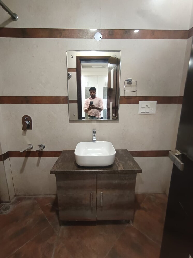 Bathroom, shubh-niketan-apartments 3 Bedroom 1500 Sq.Ft. Apartment In Paschim Vihar Delhi 8948167