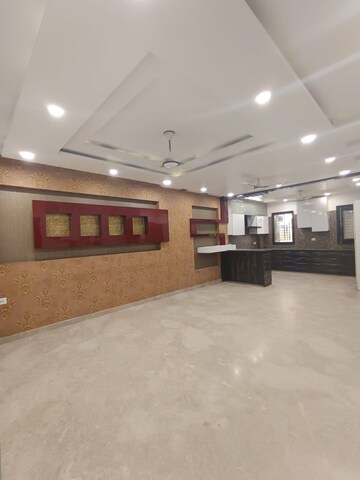 Parking in 3 BHK Apartment at Shubh Niketan Apartments, Paschim Vihar – for Rent