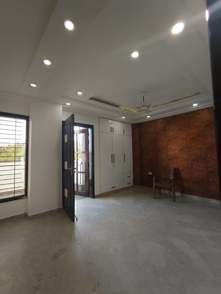 Room, shubh-niketan-apartments 3 Bedroom 1500 Sq.Ft. Apartment In Paschim Vihar Delhi 8948167