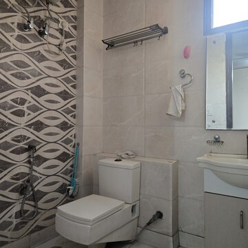 Bathroom in 2.5 BHK Apartment at Madhur Apartment, Paschim Vihar – for Rent