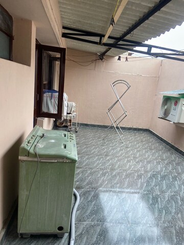 Kitchen in 2 BHK Builder Floor at Sector 43 – for Rent