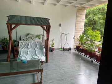 Balcony in 2 BHK Builder Floor at Sector 43 – for Rent