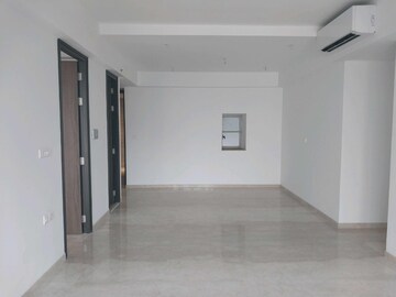 Room in 3 BHK Apartment at Lodha World View, Worli – for Sale