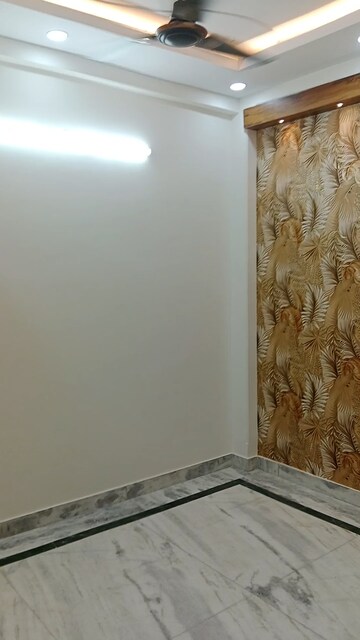 Bedroom in 2 BHK Builder Floor at Vaishali Sector 6 – for Sale