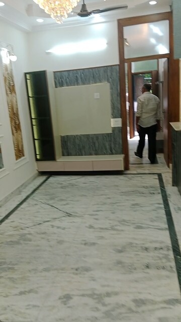 Room in 2 BHK Builder Floor at Vaishali Sector 6 – for Sale