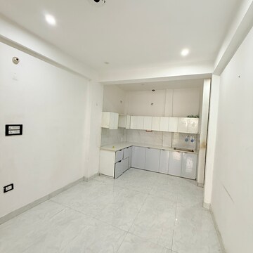 Room in 2 BHK Builder Floor at Sector 105 – for Rent
