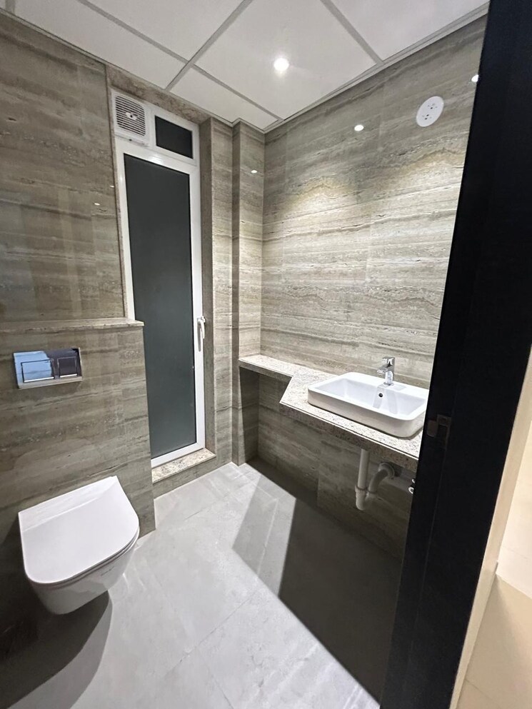 Bathroom, indiabulls-sky-forest 3 Bedroom 2208 Sq.Ft. Apartment In Lower Parel Mumbai 8948269
