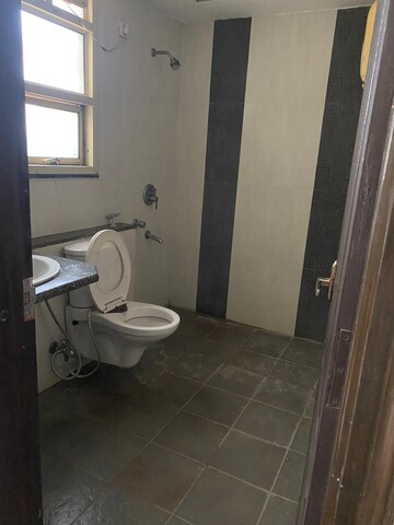 Bathroom in 4 BHK Apartment at Emerald Green, Sector 52 – for Rent