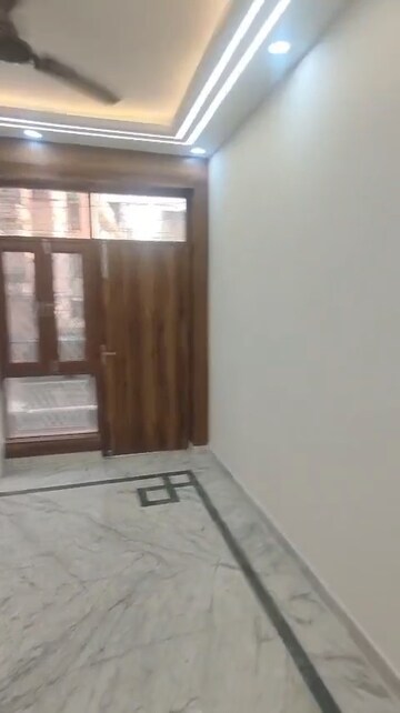 Room in 3 BHK Builder Floor at Vaishali Sector 5 – for Sale