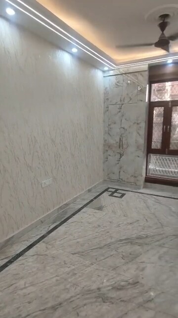 Room in 3 BHK Builder Floor at Vaishali Sector 5 – for Sale