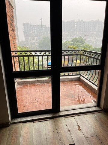 Room in 3 BHK Villa at Raheja Vedaanta, Sector 108 – for Sale