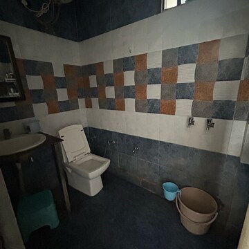 Team Area in 1 BHK Builder Floor at Sector 21 – for Rent