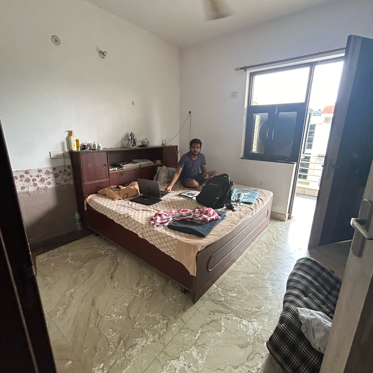 1 BHK + Extra Room Builder Floor For Rent in Sector 21