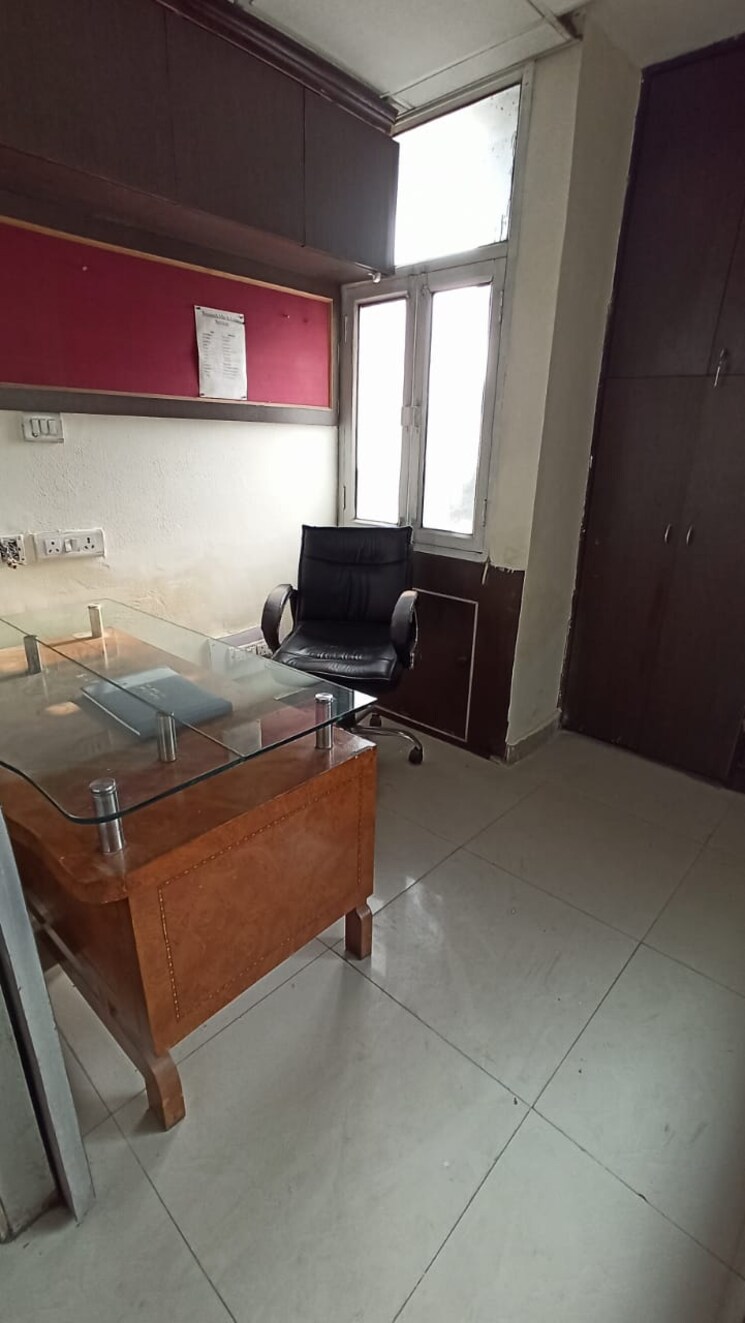 Team Area, veera-safdarjung-enclave Commercial Office Space 1500 Sq.Ft. In Safdarjung Enclave Delhi 8948297