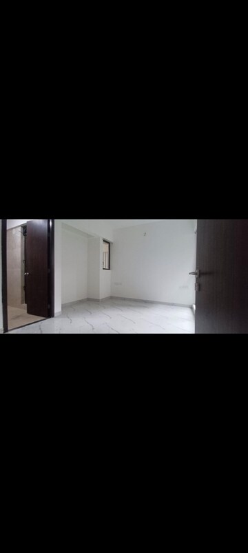 Room in 2 BHK Apartment at Raymond Ten X Habitat, Pokhran Road No Two – for Rent