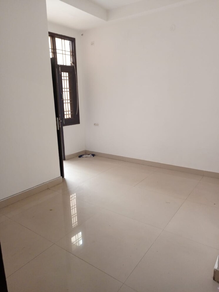 Room, rajendra nagar 4 Bedroom 1800 Sq.Ft. Apartment In Rajendra Nagar Ghaziabad 8948327