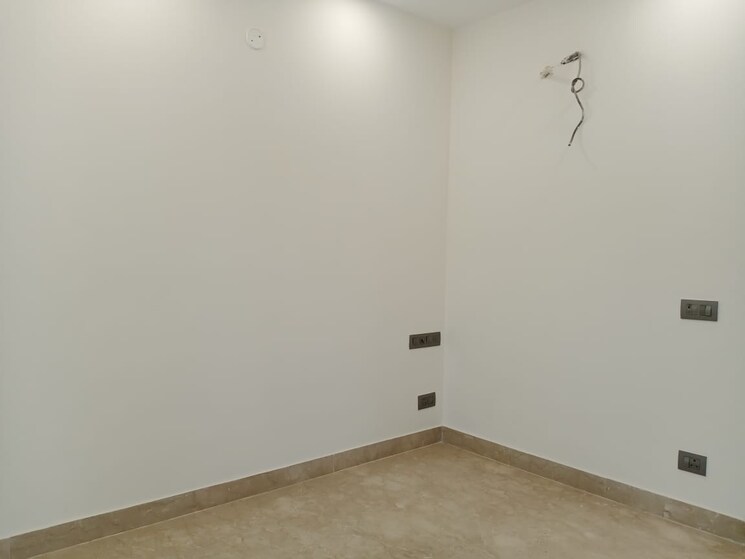 Room, east of kailash 3 Bedroom 127 Sq.Yd. Builder Floor In East Of Kailash Delhi 8948316