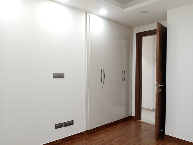 Room, east of kailash 3 Bedroom 127 Sq.Yd. Builder Floor In East Of Kailash Delhi 8948316