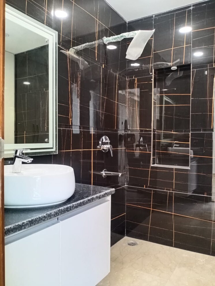 Kitchen, east of kailash 3 Bedroom 127 Sq.Yd. Builder Floor In East Of Kailash Delhi 8948316