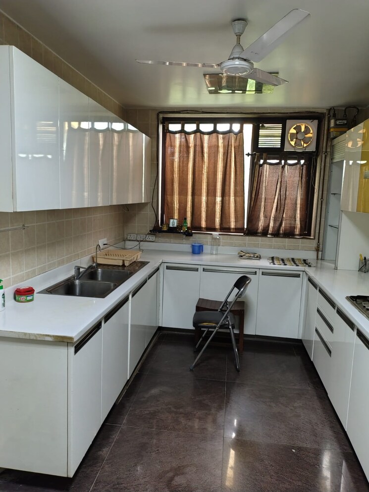 Kitchen, green park extension 4 Bedroom 300 Sq.Yd. Builder Floor In Green Park Extension Delhi 8948322