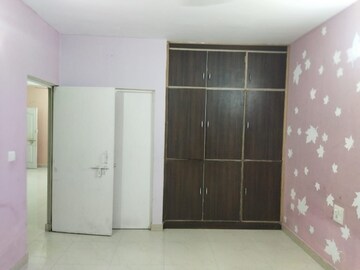 Room in 2 BHK Independent House at Gomti Nagar – for Rent