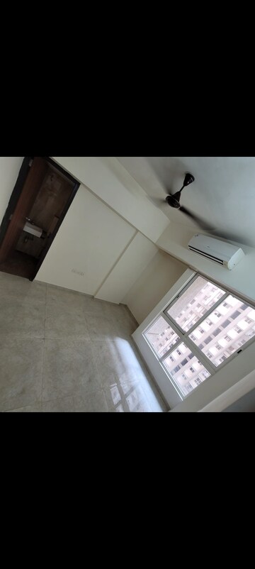 Furnished Amenities in 1 BHK Apartment at Lodha Amara, Kolshet Road – for Rent