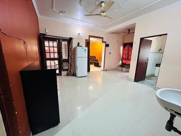 Living Room in 3 BHK Apartment at Gomti Nagar – for Rent