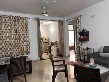 Living Room in 3 BHK Apartment at Gomti Nagar – for Rent