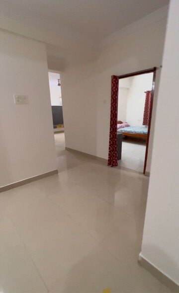 Room in 3 BHK Apartment at SRS Prashanthi Fields, Kadugodi – for Rent