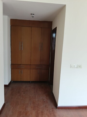 Room in 3 BHK Apartment at Sector 47 – for Rent