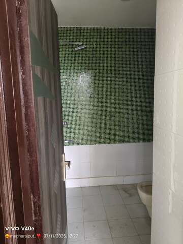 Bathroom in 3 BHK Apartment at Sector 47 – for Rent