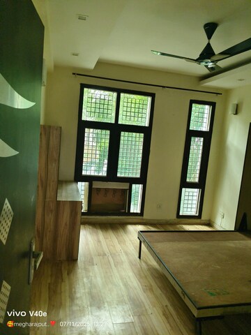 Living Room in 3 BHK Apartment at Sector 47 – for Rent