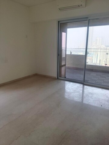 Room in 3 BHK Apartment at Lokhandwala Minerva Mahalaxmi, Mahalaxmi – for Sale