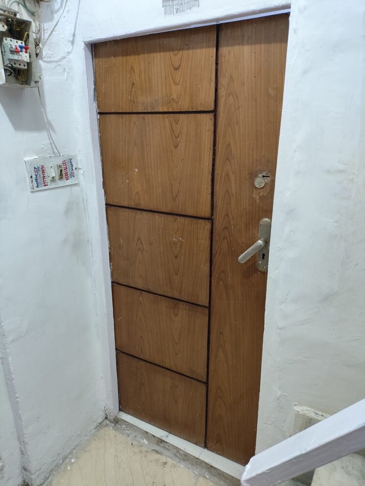 Room, patel nagar 1 Bedroom 450 Sq.Ft. Builder Floor In Patel Nagar Delhi 8948459