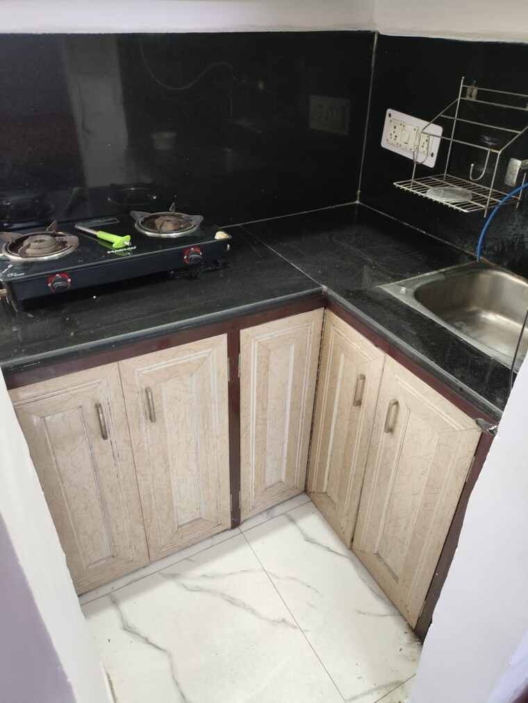 Kitchen, patel nagar 1 Bedroom 450 Sq.Ft. Builder Floor In Patel Nagar Delhi 8948459