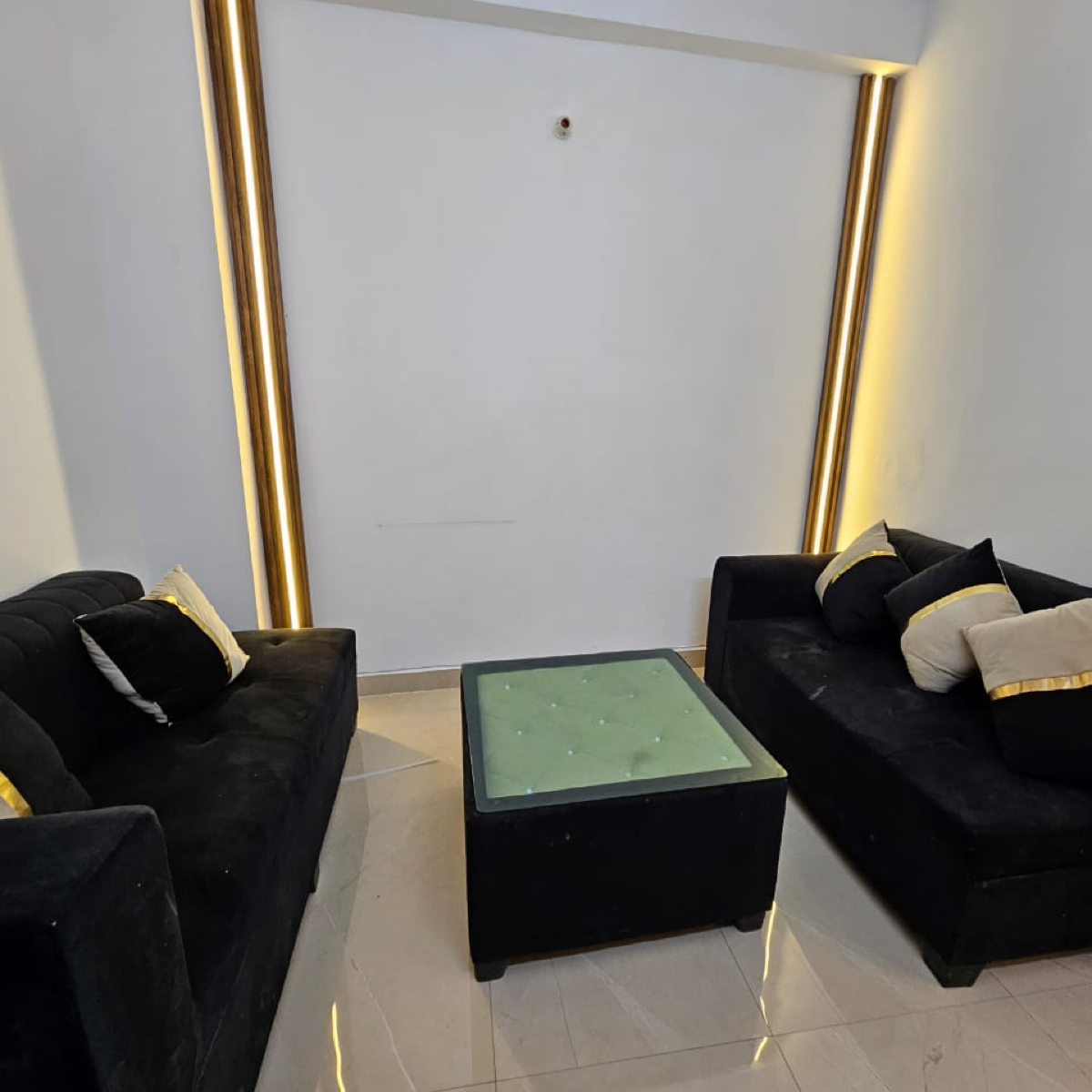 2 BHK Builder Floor For Rent in Saket