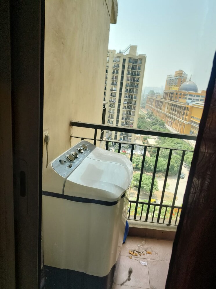 Balcony, maxblis-grand-wellington 1 Bedroom 615 Sq.Ft. Apartment In Sector 75 Noida 8948504