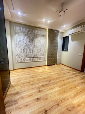 Room in 3 BHK Builder Floor at Ansal Sushant Apartments, Sushant Lok I – for Sale