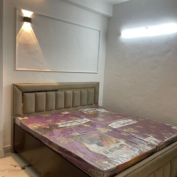 Bedroom in 1 BHK Builder Floor at Saket – for Rent