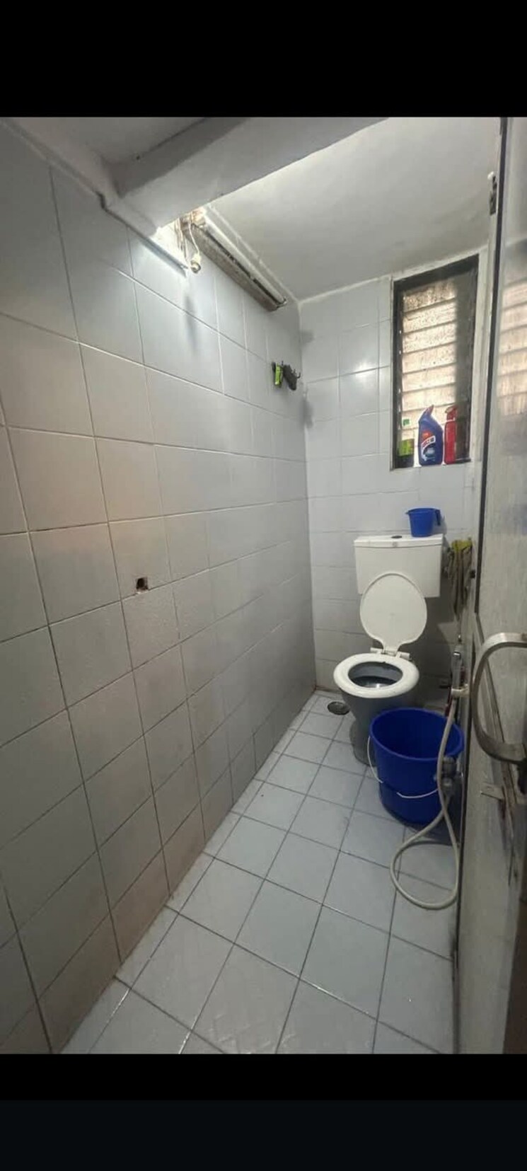 Bathroom, indradarshan-ii 1 Bedroom 350 Sq.Ft. Apartment In Oshiwara Mumbai 8948523