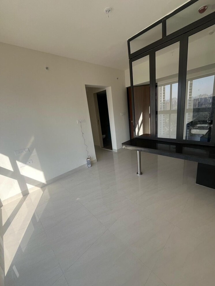 Room, lodha-crown-quality-homes 1 Bedroom 317 Sq.Ft. Apartment In Majiwada Thane 8948557